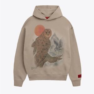 CHNGE Turtleneck Sweater with Owl Graphic in Tan